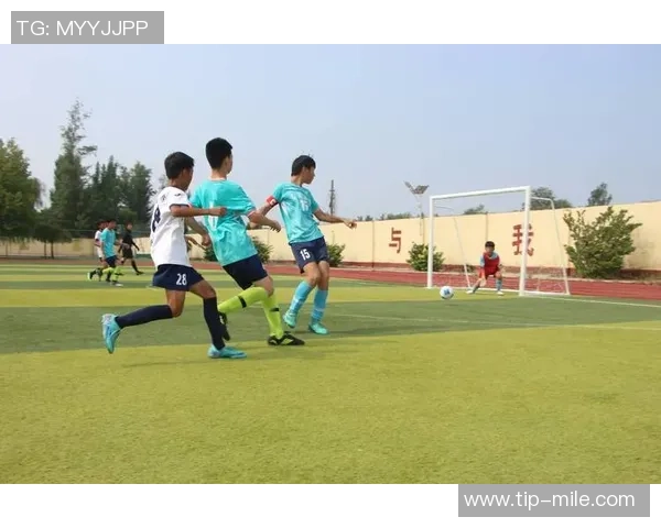 新升小学足球节盛大开启学生们尽情展现足球才华与团队精神 新升小学足球节盛大开启学生们尽情展现足球才华与团队精神